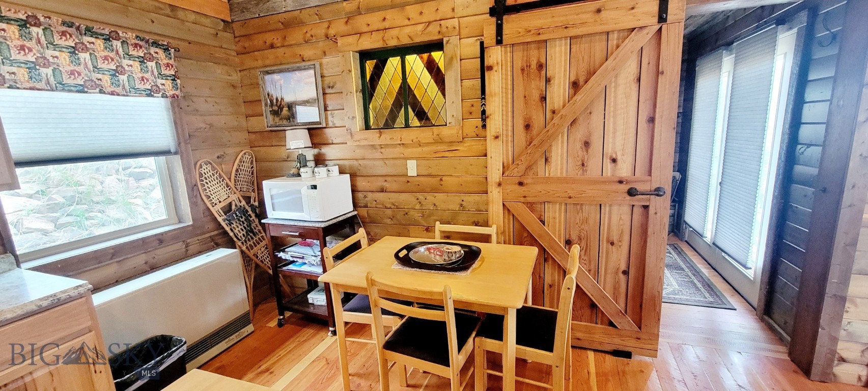 747 Upper Ruby Road Alder, MT 59710 - Photo 24 of 87 Kitchen seating area.