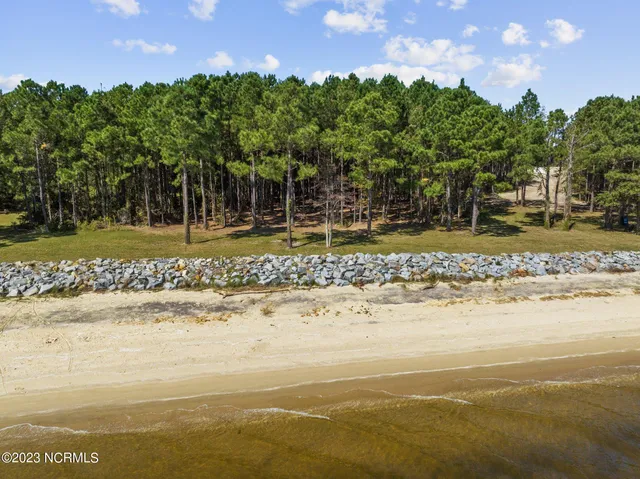 $339,500 | 7 Sandy Bay Drive West, Arapahoe, NC 28510