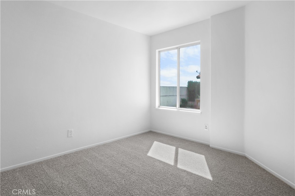 11189 Summerside Lane Rancho Cucamonga, CA 91737 - Photo 22 of 30 an empty room with a window
