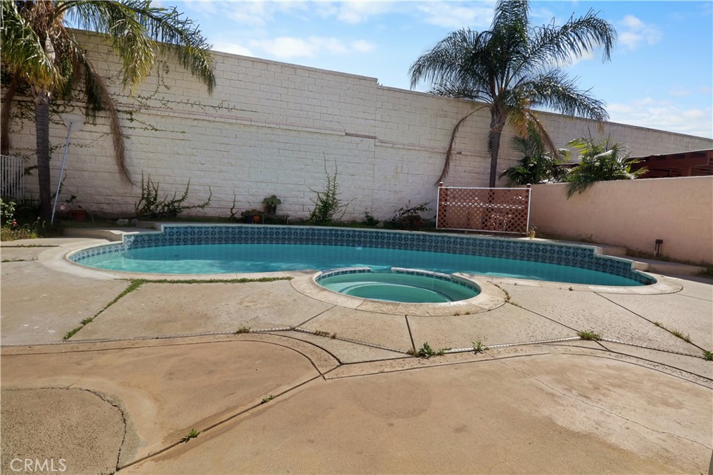 11189 Summerside Lane Rancho Cucamonga, CA 91737 - Photo 29 of 30 a view of a backyard with plants