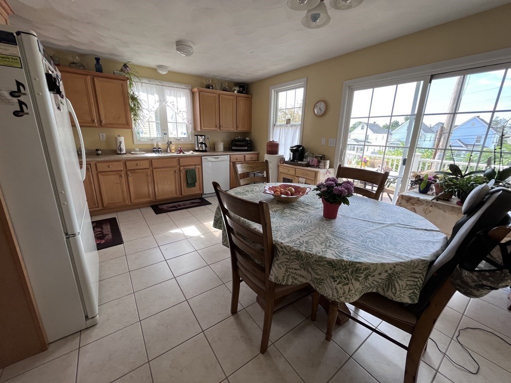 117 Manchester Street, Unit B Lowell, MA 01852 - Photo 3 of 35