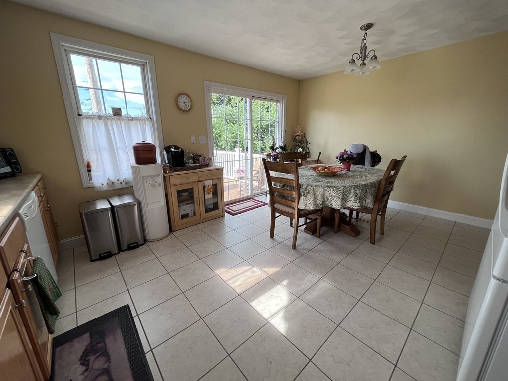 117 Manchester Street, Unit B Lowell, MA 01852 - Photo 5 of 35