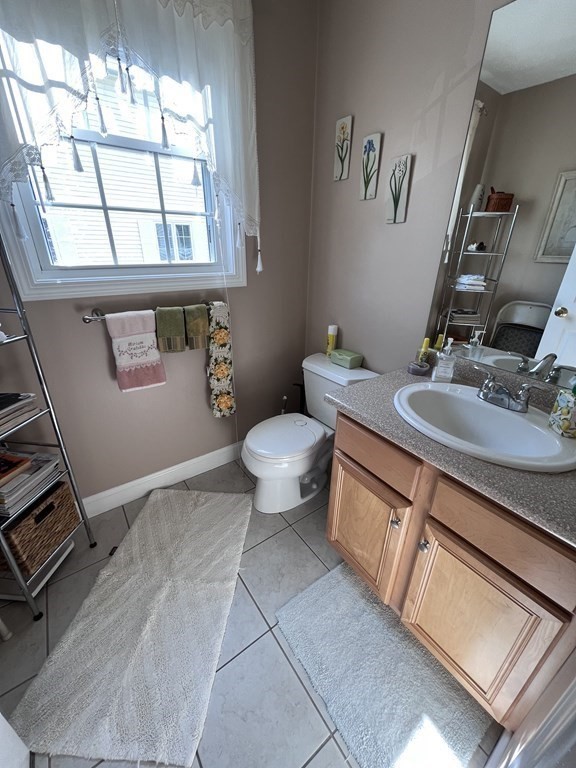 117 Manchester Street, Unit B Lowell, MA 01852 - Photo 8 of 35