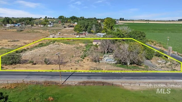 $389,000 | 3099 East 3400 North, Twin Falls, ID 83301