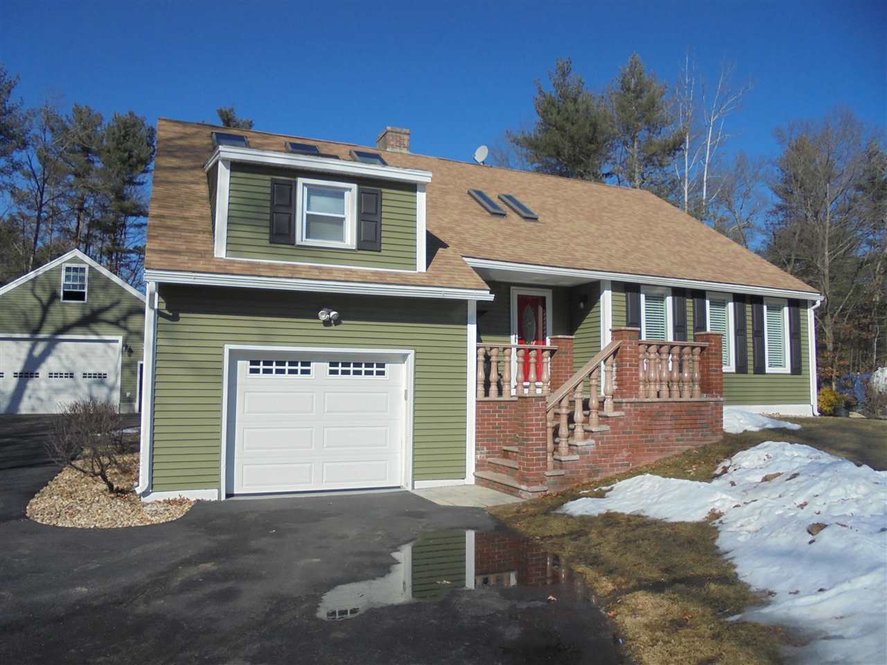 12 Homestead Road Pelham, NH 03076 - Photo 1 of 40