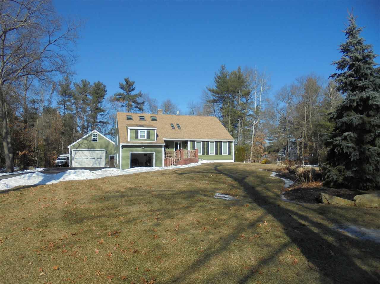 12 Homestead Road Pelham, NH 03076 - Photo 2 of 40