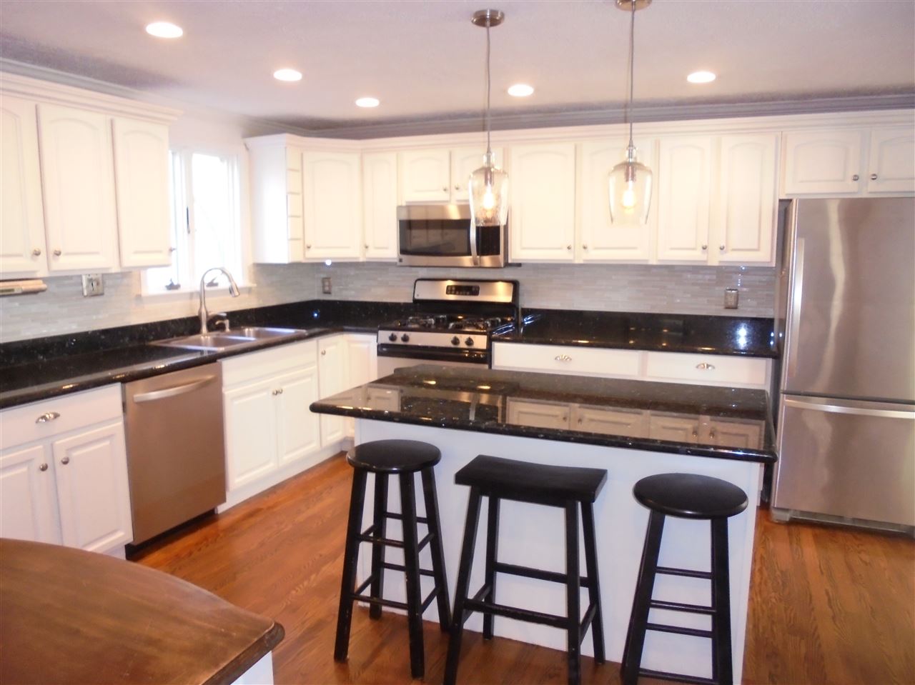 12 Homestead Road Pelham, NH 03076 - Photo 21 of 40