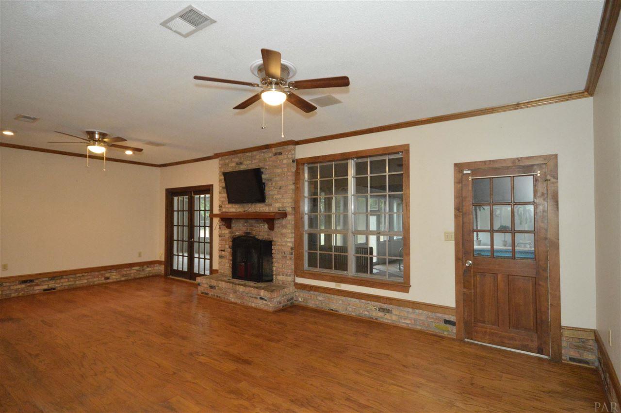 5752 Northrop Road Milton, FL 32570 - Photo 8 of 49 Gallery Image 8