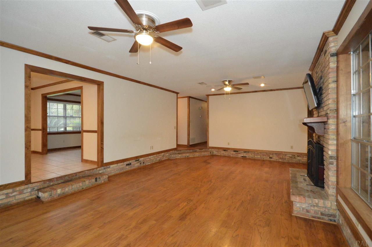 5752 Northrop Road Milton, FL 32570 - Photo 9 of 49 Gallery Image 9