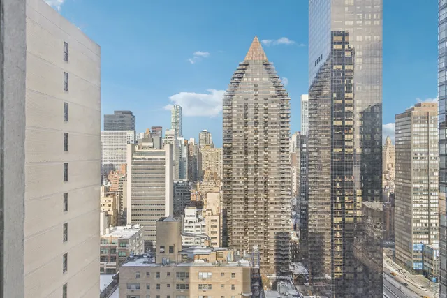 $4,000 | 333 East 45th Street, Unit 31C | Midtown East