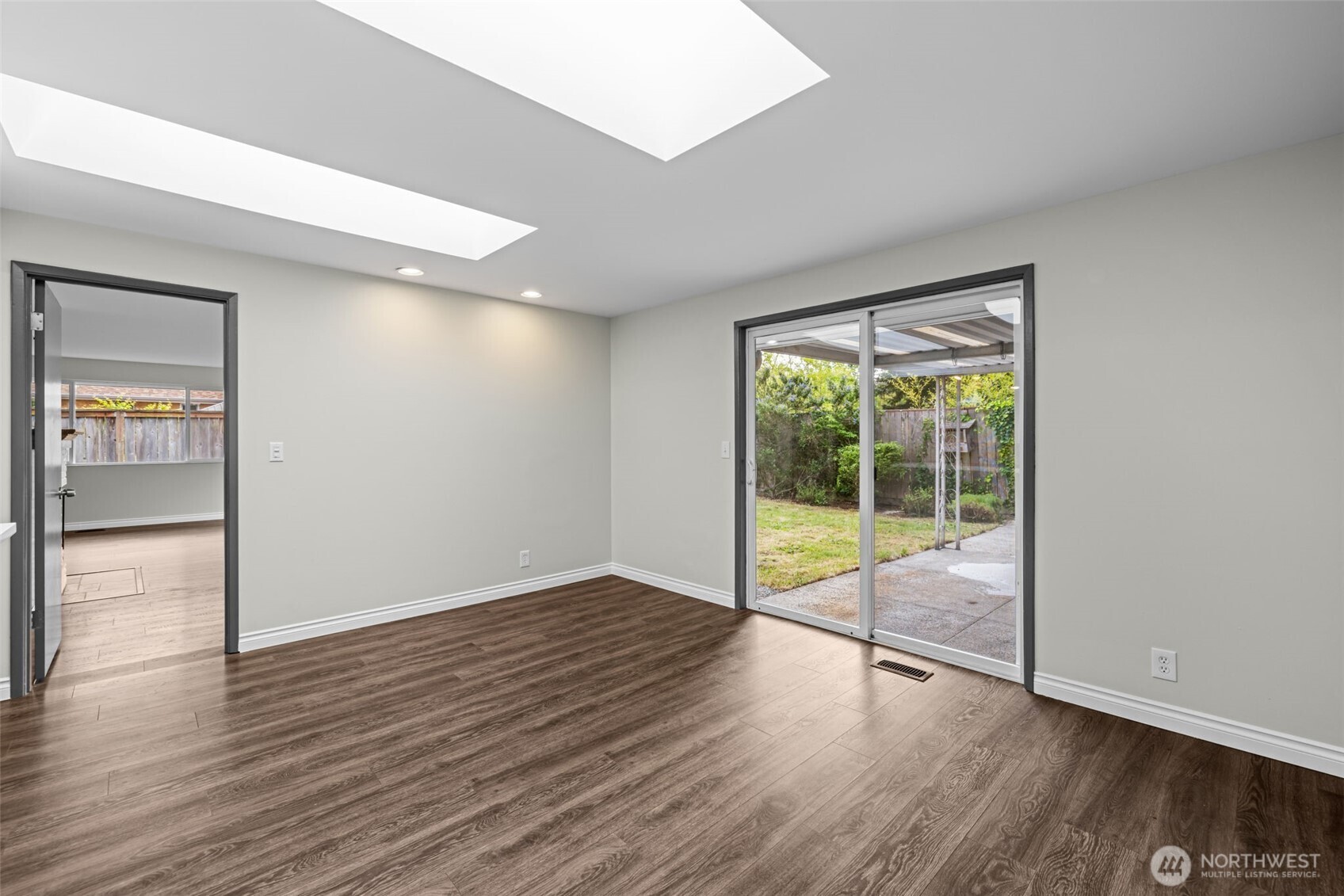 2157 North 122nd Street Seattle, WA 98133 - Photo 20 of 31