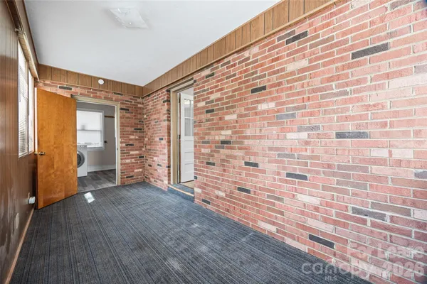 $2,300 | 4827 Harcourt Lane, Charlotte, NC 28212