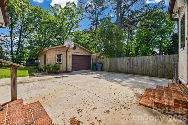 $2,300 | 4827 Harcourt Lane, Charlotte, NC 28212