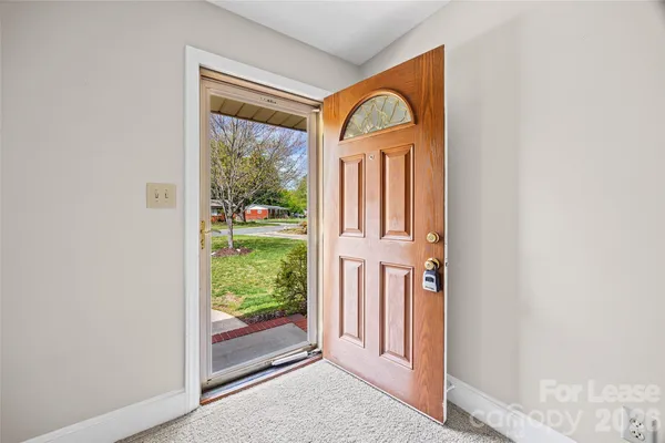 $2,300 | 4827 Harcourt Lane, Charlotte, NC 28212