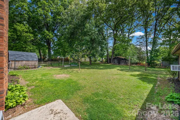 $2,300 | 4827 Harcourt Lane, Charlotte, NC 28212