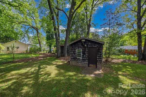 $2,300 | 4827 Harcourt Lane, Charlotte, NC 28212