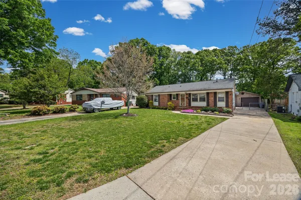 $2,300 | 4827 Harcourt Lane, Charlotte, NC 28212