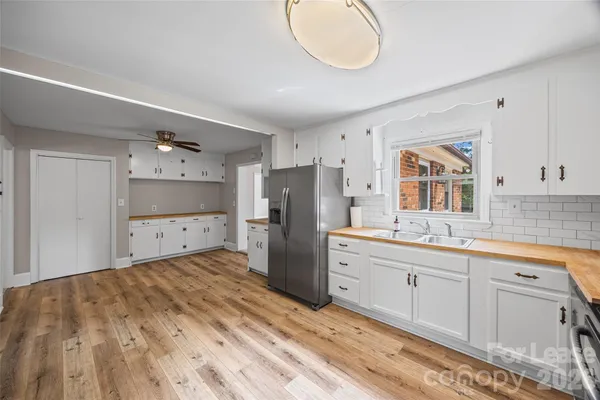 $2,300 | 4827 Harcourt Lane, Charlotte, NC 28212