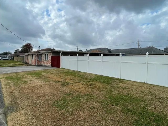 $291,900 | 3504 Volpe Drive, Chalmette, LA 70043