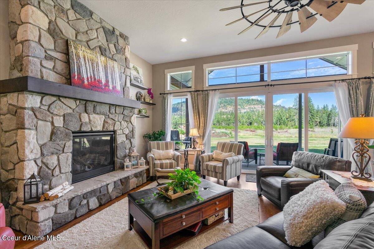 457 West Kinnerly Court Rathdrum, ID 83858 - Photo 11 of 51 Living Room