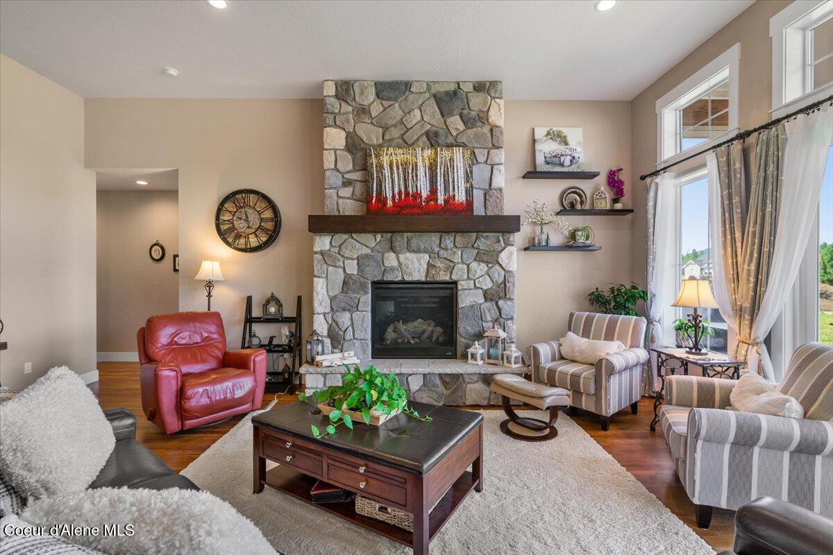 457 West Kinnerly Court Rathdrum, ID 83858 - Photo 12 of 51 Living Room