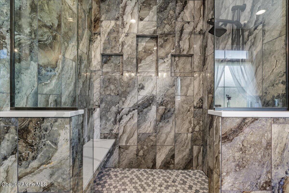 457 West Kinnerly Court Rathdrum, ID 83858 - Photo 26 of 51 Primary shower