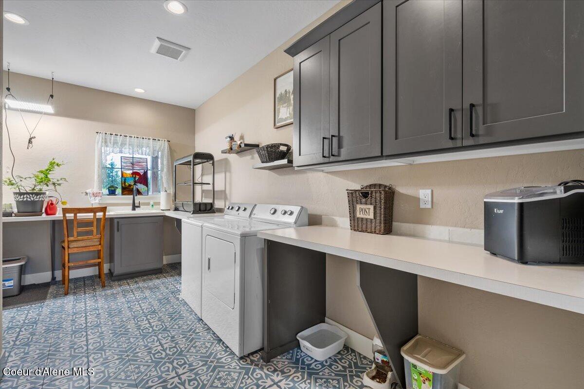 457 West Kinnerly Court Rathdrum, ID 83858 - Photo 35 of 51 Laundry