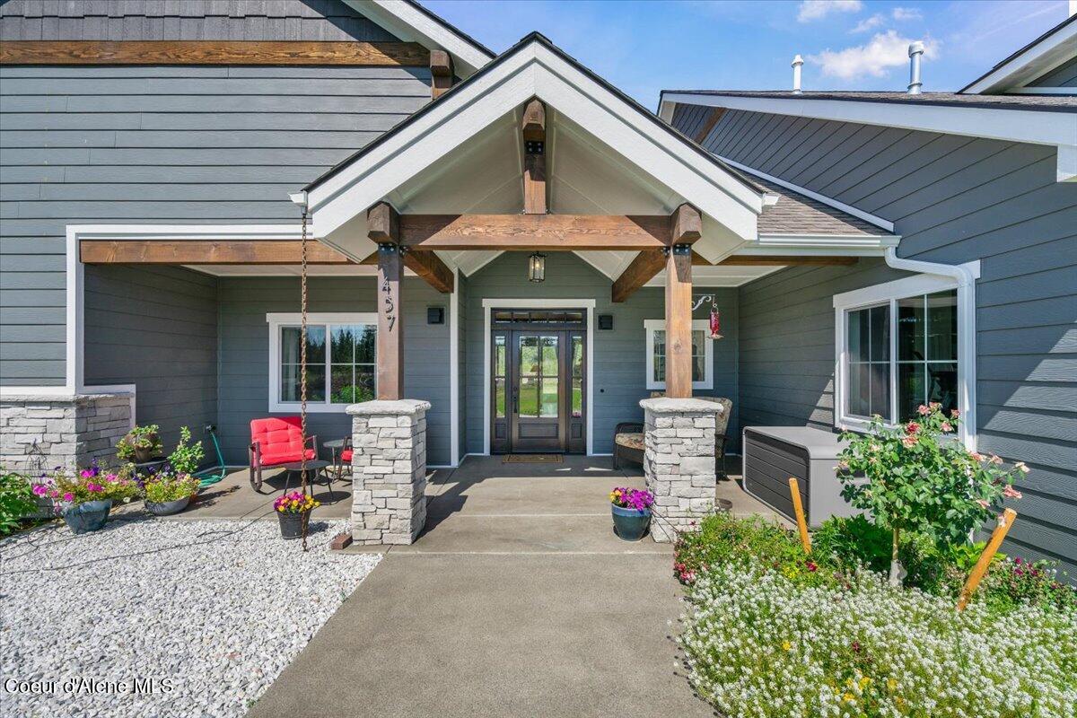 457 West Kinnerly Court Rathdrum, ID 83858 - Photo 4 of 51 Front walkway and entry