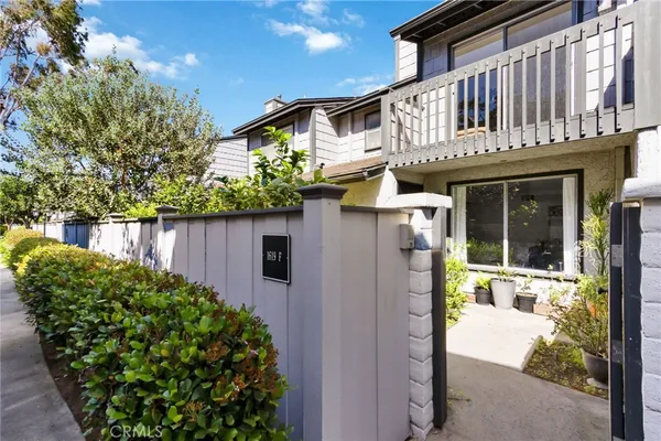 $710,000 | 1619 West 242nd Place, Unit F, Harbor City, CA 90710