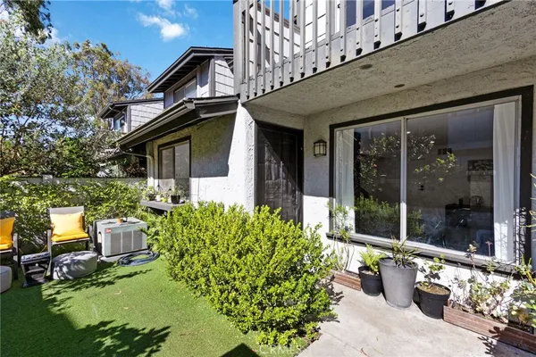 $710,000 | 1619 West 242nd Place, Unit F, Harbor City, CA 90710