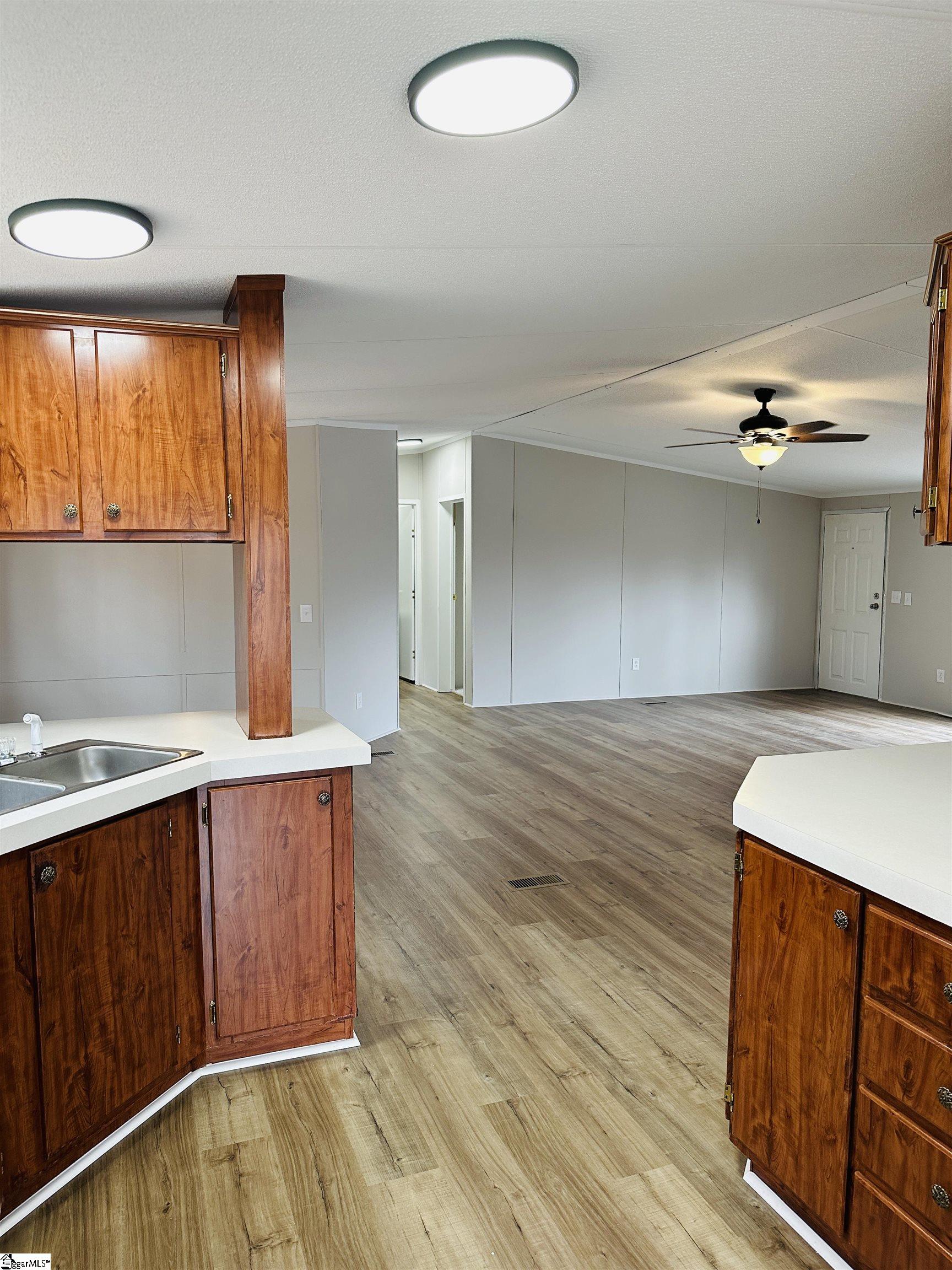 214 Kellett Road Gray Court, SC 29645 - Photo 10 of 21
