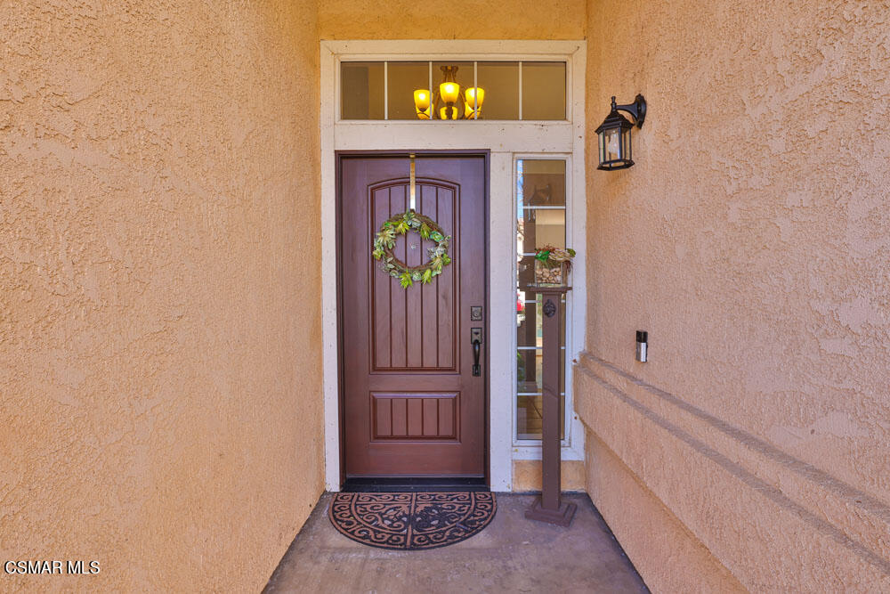 13620 Chesterfield Drive Moorpark, CA 93021 - Photo 5 of 52 8I6A2596