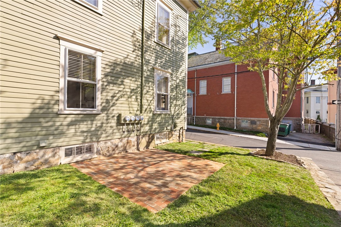 18 Barney Street, Unit 2 Newport, RI 02840 - Photo 29 of 33