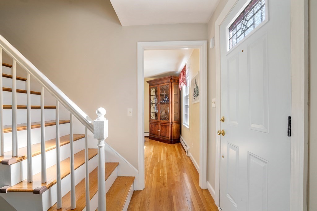 69 Colonial Road Medfield, MA 02052 - Photo 3 of 39 Gallery Image 3