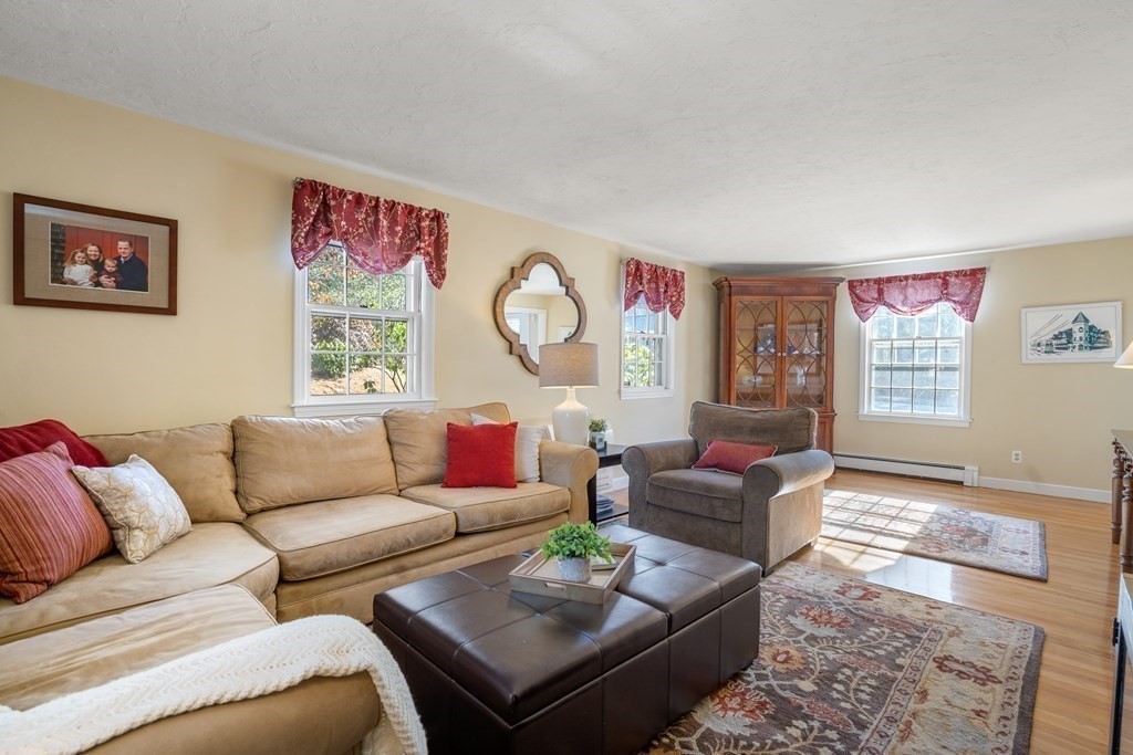 69 Colonial Road Medfield, MA 02052 - Photo 5 of 39 Gallery Image 5