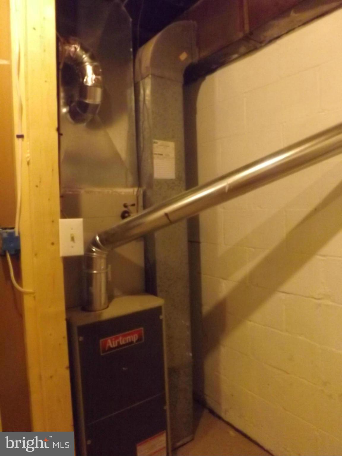 705 St Dunstans Road Baltimore, MD 21212 - Photo 19 of 21 a close view of water heater room