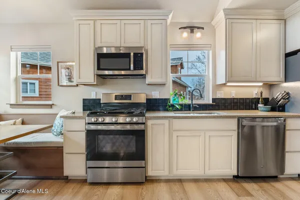 $499,000 | 17 Hitchcock Drive, Dover, ID 83825
