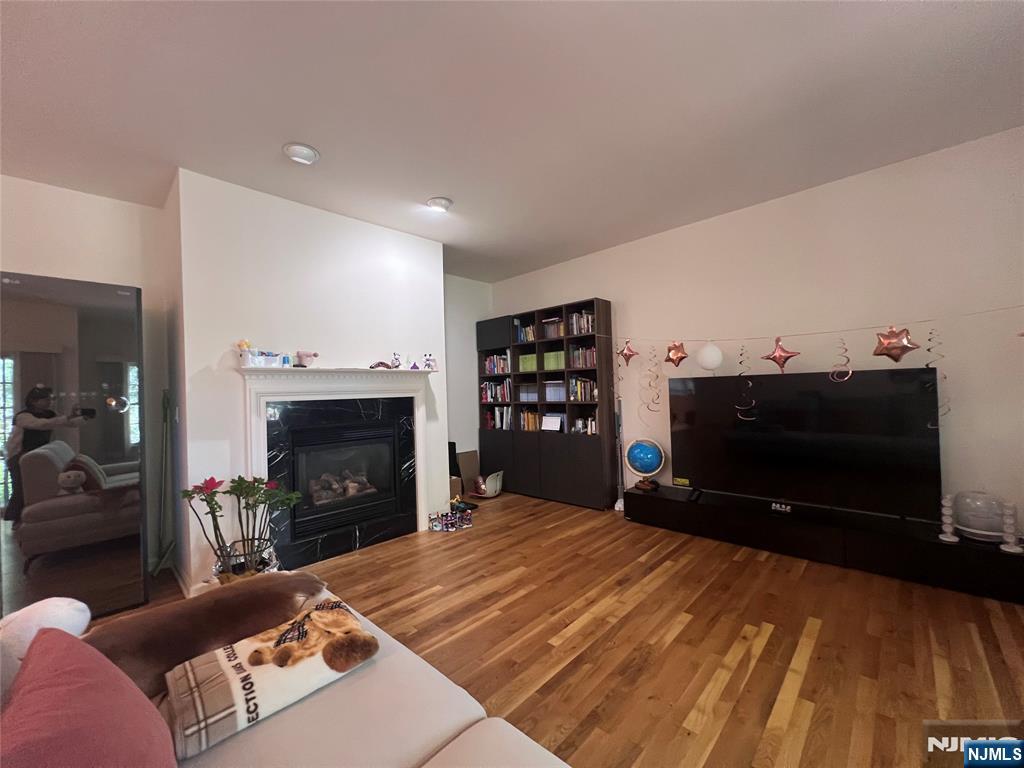 100 Stonegate Trail, Unit 1 Cresskill, NJ 07626 - Photo 3 of 11