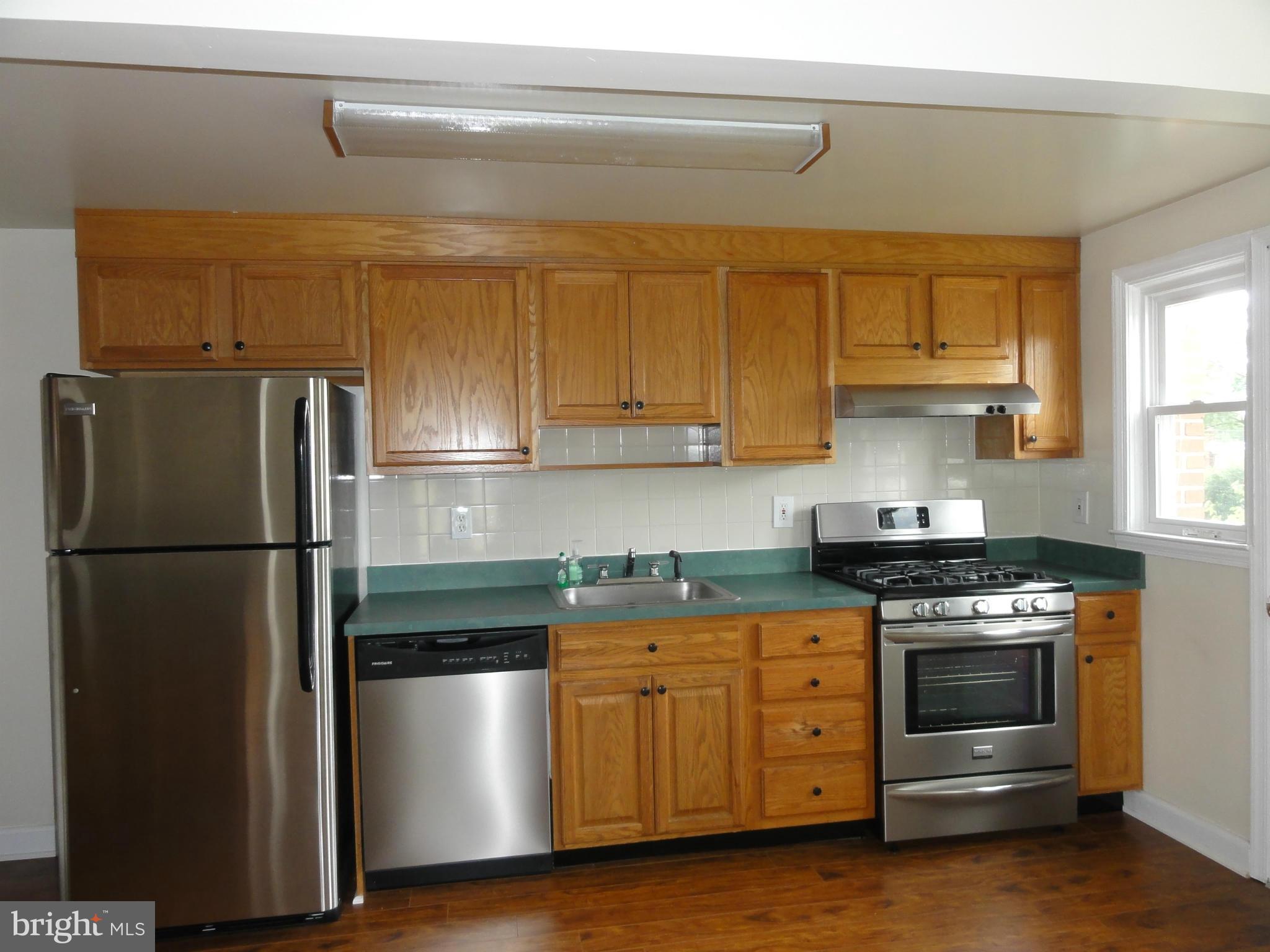 3642 Greenvale Road Baltimore, MD 21229 - Photo 2 of 16 Kitchen