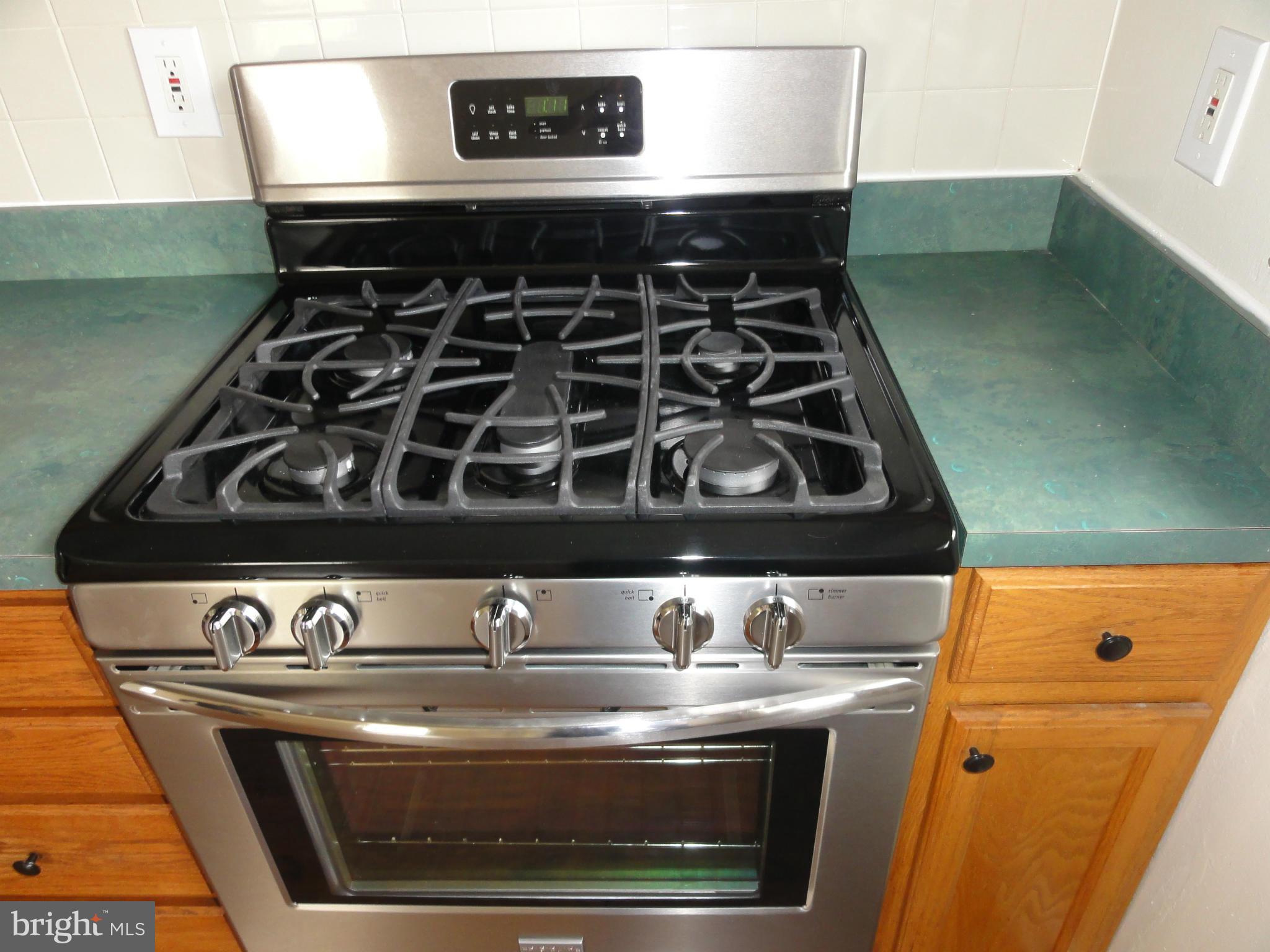 3642 Greenvale Road Baltimore, MD 21229 - Photo 4 of 16 Kitchen