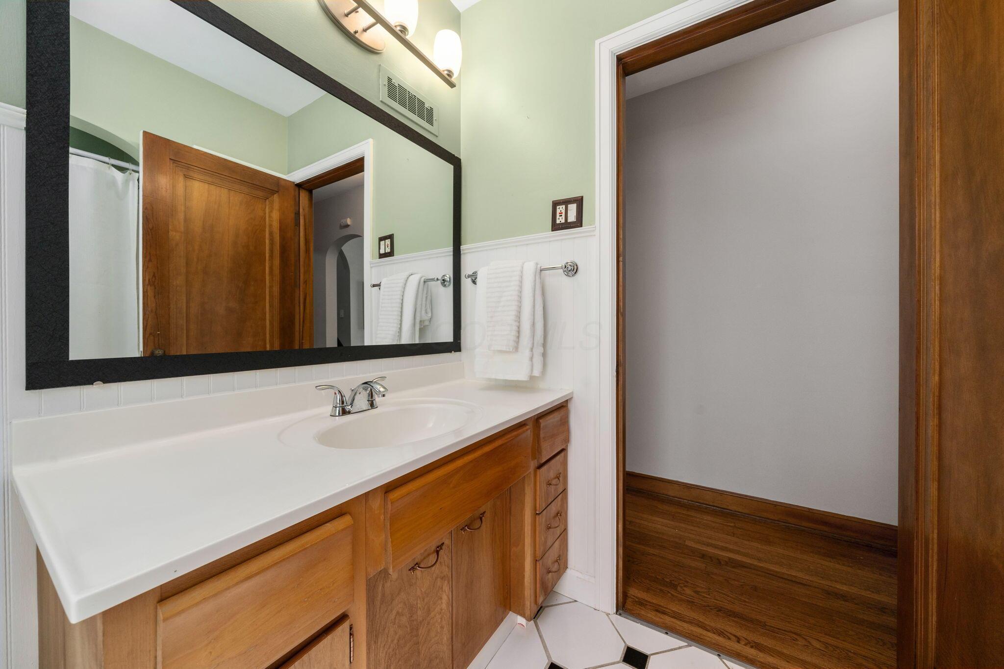 780 Vernon Road Columbus, OH 43209 - Photo 30 of 58 first floor bathroom