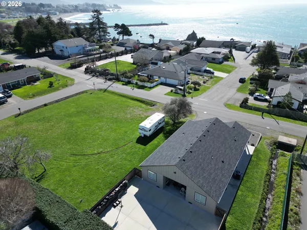 $850,000 | 418 Memory Lane, Brookings, OR 97415