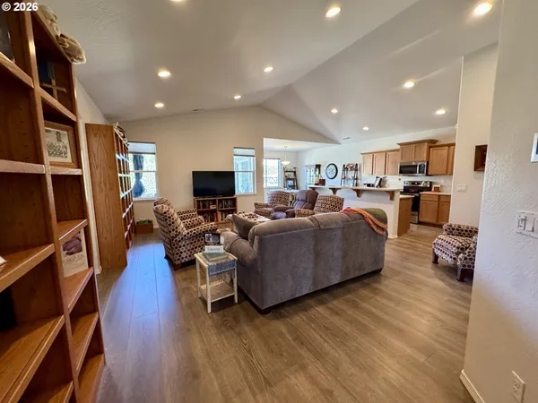 $850,000 | 418 Memory Lane, Brookings, OR 97415