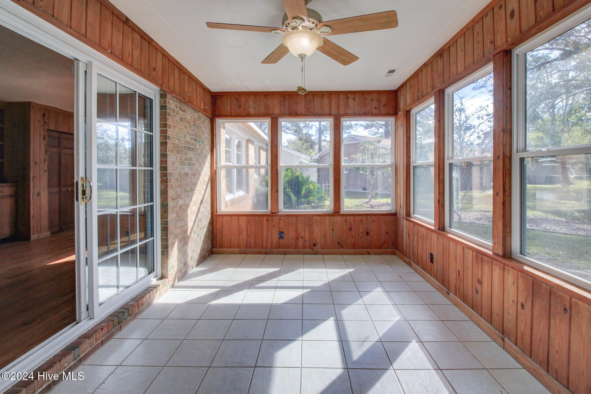705 Robin Road Morehead City, NC 28557 - Photo 22 of 51 Sunroom
