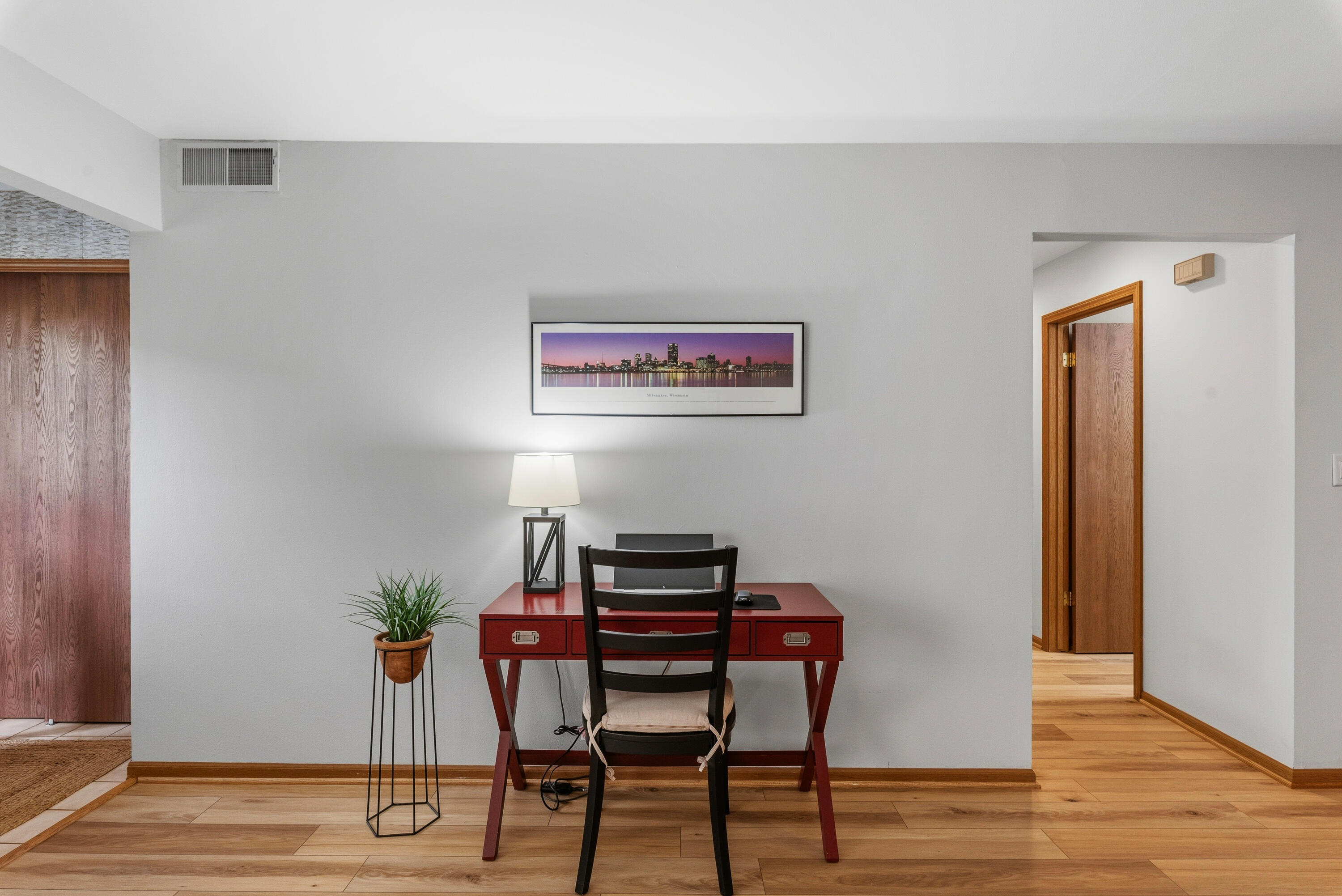 3733 West Loomis Road Greenfield, WI 53221 - Photo 8 of 30 Living Room