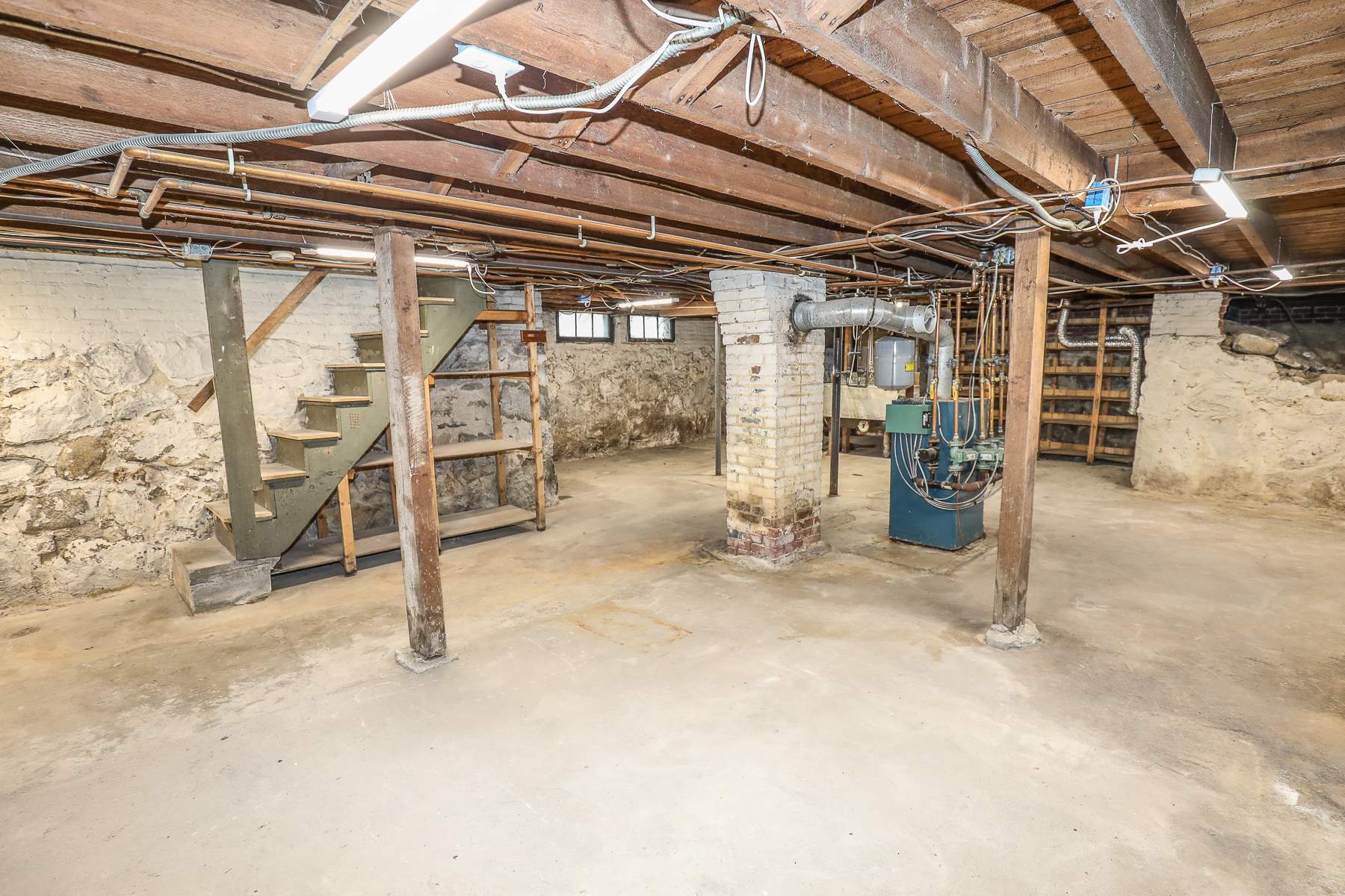 155 Mammoth Road Manchester, NH 03109 - Photo 34 of 40 Gallery Image 34