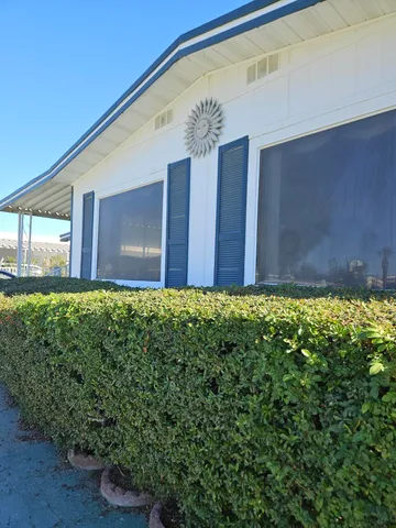 a front view of house with yard