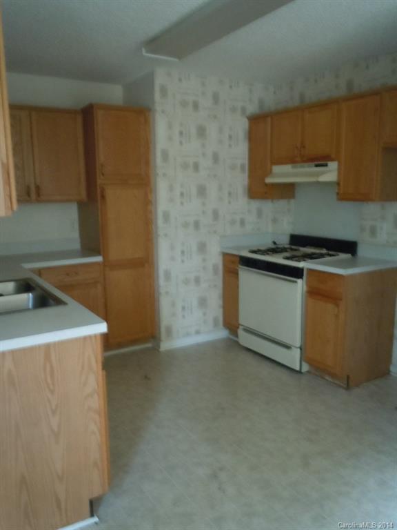 2736 Oneida Road Charlotte, NC 28269 - Photo 4 of 9