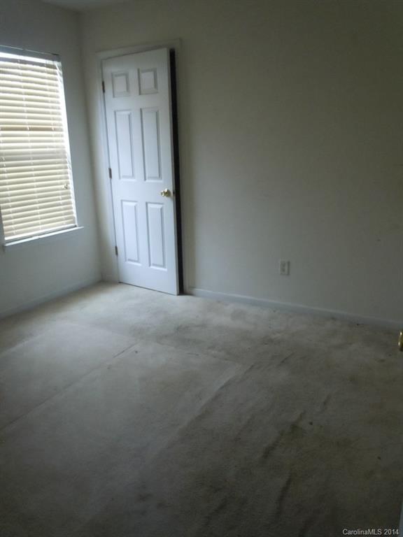 2736 Oneida Road Charlotte, NC 28269 - Photo 7 of 9
