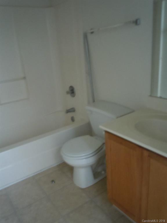 2736 Oneida Road Charlotte, NC 28269 - Photo 8 of 9